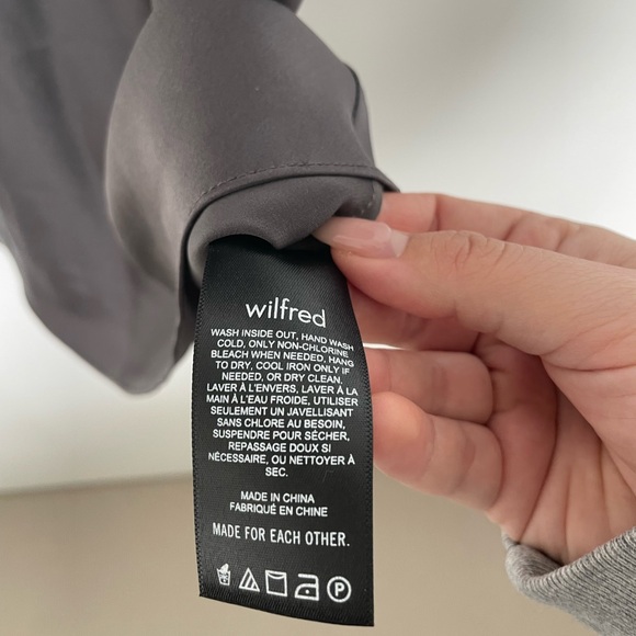 Aritzia Wilfred Grey Satin midi Skirt - Picture 5 of 5